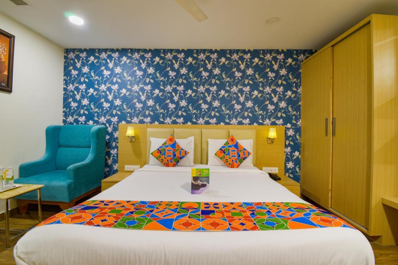 Hotel Raintr33 Hyderabad Esterno foto