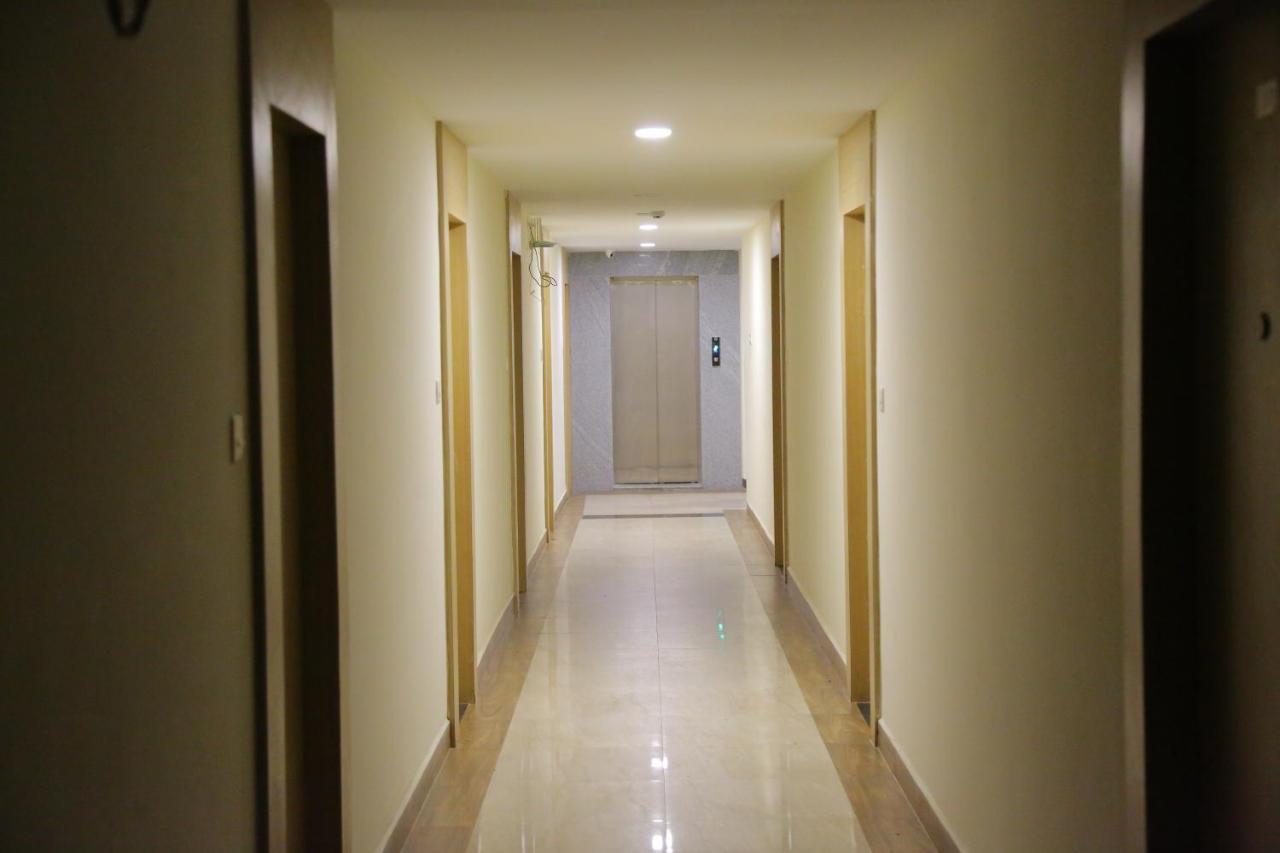 Hotel Raintr33 Hyderabad Esterno foto