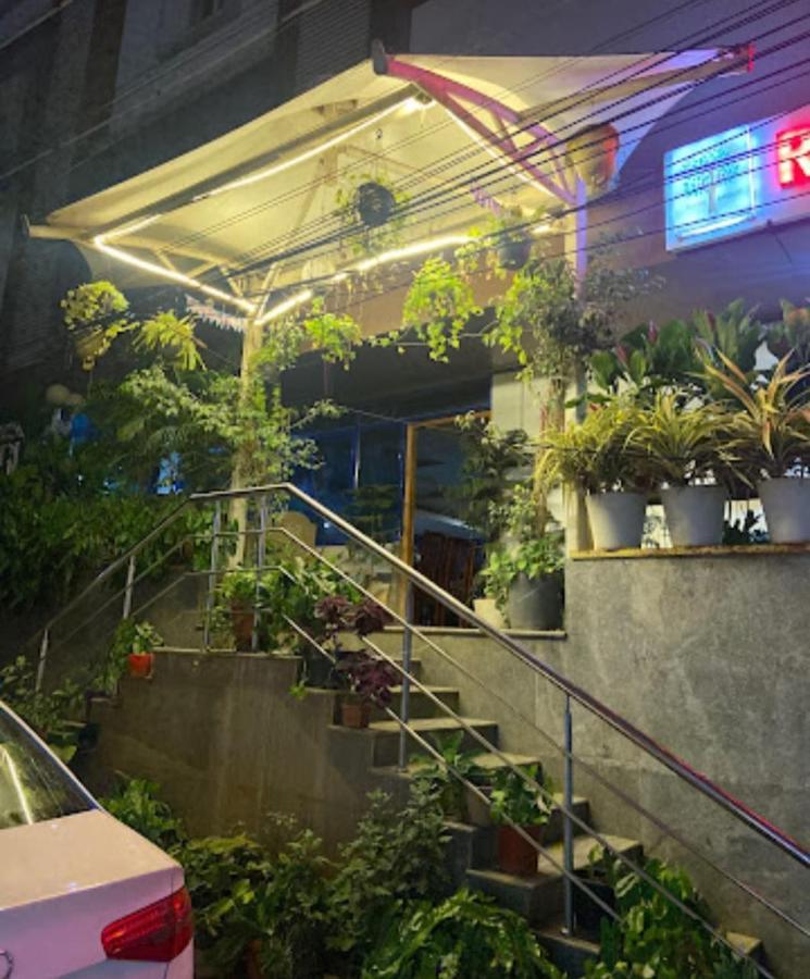 Hotel Raintr33 Hyderabad Esterno foto