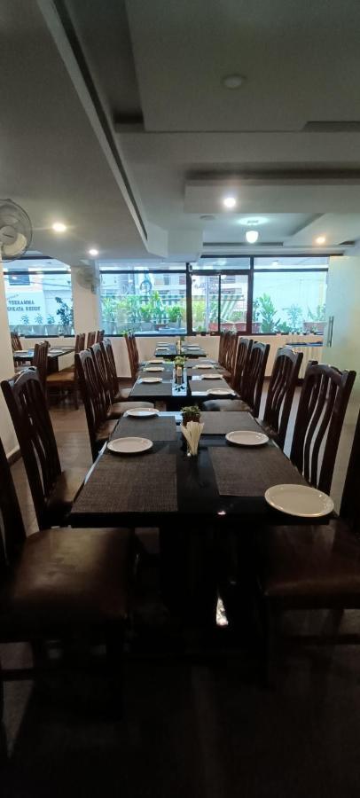 Hotel Raintr33 Hyderabad Esterno foto